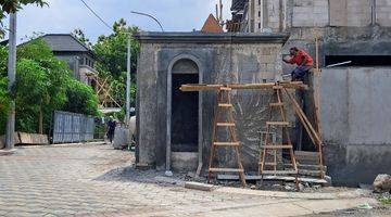 Gambar 4 Rumah Mewah Cluster Dikedungmundu Dekat Java Mall