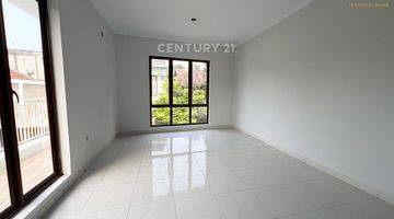 Gambar 2 Dijual Rumah Bagus Baru Renovasii Di Discovery Bintaro Sektor 9