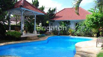 Gambar 1 Rumah besar Colonial style dekat Sanur