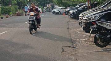 Gambar 2 Rumah Ruko dua lantai,bisa untuk kantor atau usaha lainnya 