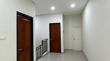 Gambar 5 Rumah Baru 2 Lantai Full Model Minimalis