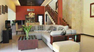 Gambar 3 Freehold Villa Close To The Beach In Prime Area Of Seminyak, Bali