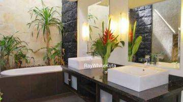 Gambar 5 Freehold Villa Close To The Beach In Prime Area Of Seminyak, Bali