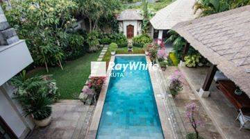 Gambar 4 Luxury Villa Close To Four Seasons Resort Jimbaran, Bali