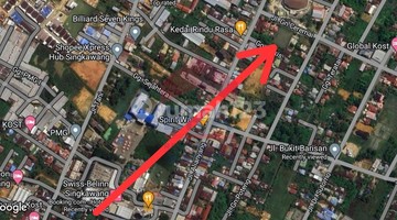 tampak depan tanah tepi jalan dekat pusat