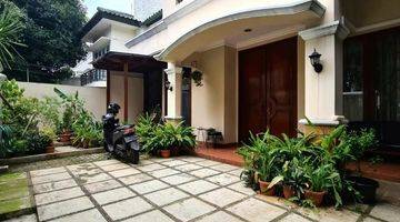 tampak depan rumah bagus kebayoran baru jakarta