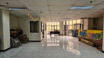 Gambar 4 Gedung Kantor Gajah Mada