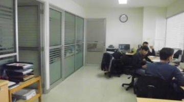 Gambar 4 Dijual Kantor ex Showroom di Jatinegara barat 