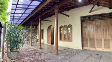 Gambar 1 House For Sale In Kebayoran Area, Classic And Quite Area