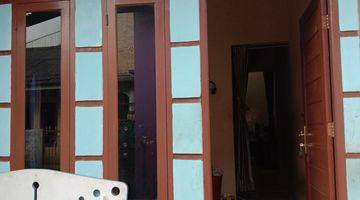 Gambar 3 Rumah kontrakan 3 pintu, dekat kawasan pergudangan