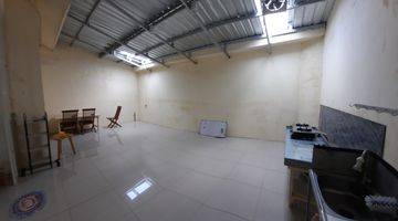 Gambar 1 Rumah Bagus Semi Furnished di Forest Hills, Semarang Dekat Danau