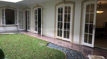 Gambar 5 Rumah Tinggal Disewakan Tipe 5 BR Senayan Jakarta Selatan