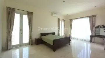 Gambar 4 Rumah Tinggal Disewakan Tipe 5 BR Kemang Jakarta Selatan