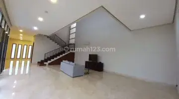 Gambar 5 Rumah Tinggal Disewakan Tipe 5 BR Pondok Indah Jakarta Selatan