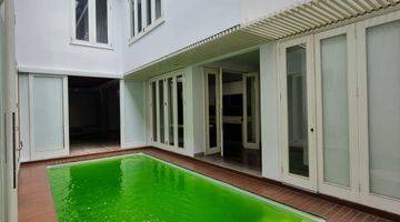 Gambar 1 Dijual Rumah Townhouse Modern Ada Basement Pribadi