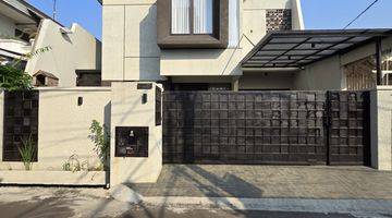 Gambar 1 Rumah mewah full furnished dalam komplek duren sawit