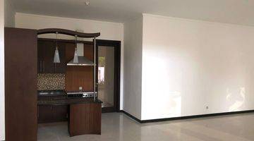 Gambar 4 Rumah Hook SHM Diamond Hills Jalan Kembar Samping Taman