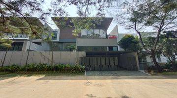 Gambar 1 Rumah Modern Tropis Casablanca Sentul City