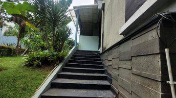 Gambar 2  Dijual Rumah Mewah 3 Lantai, Semi Furnished, di The Green