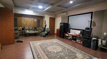 Gambar 3  Dijual Rumah Mewah 3 Lantai, Semi Furnished, di The Green