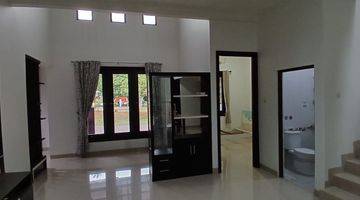 Gambar 1 Disewakan Rumah 2 Lantai, Furnished Di Kencana Loka