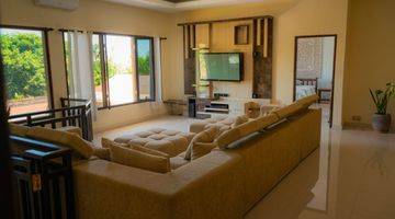 Gambar 4 Stunning Villa With Nice View