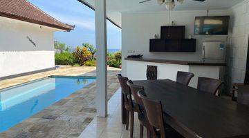 Gambar 2 Beach Front Villa .