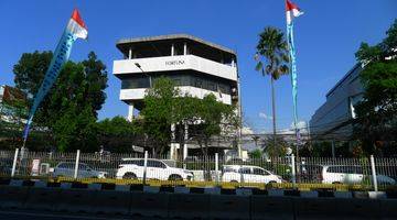 Gambar 2 Gedung 4 lantai Jl Mampang Prapatan Raya