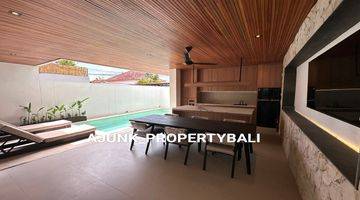 Gambar 3 Vila Baru Style Modern Tropis, Lokasi Premium Oberoi - Seminyak