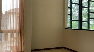 Gambar 4 Dijual rumah di Lancewood, Navapark, bsd, L10, selatan