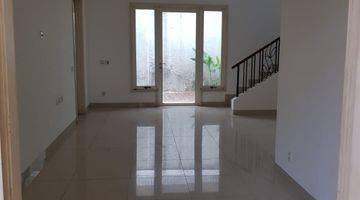 ruang keluarga dijual rumah di pascal gading