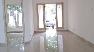 ruang keluarga dijual rumah di pascal gading