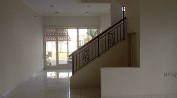 ruang keluarga disewakan rumah hook di volta,