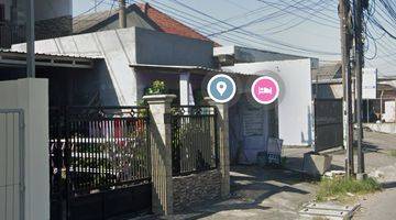 Gambar 1 Rumah Jalan Raya Jeruk Lidah Kulon Utara Jalan