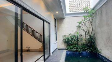 Gambar 2 Rumah Puri Bintaro Sektor 9, Ada Swimming Pool Siap Huni