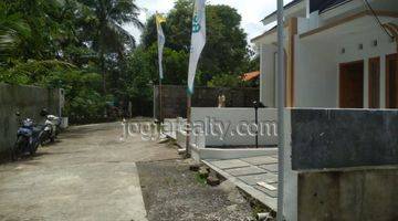 tampak depan rumah dijual murah di kasihan