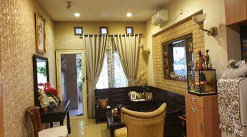 Gambar 1 Rumah 3 Lantai Siap Huni dgn Interior Cantik & Fungsional Bintaro