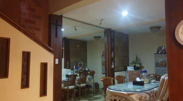 Gambar 4 Rumah 3 Lantai Siap Huni dgn Interior Cantik & Fungsional Bintaro