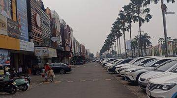 Gambar 1 Ruko 3 Lantai Hadap Jalan Raya Gading Serpong Boulevard 