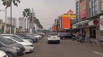 Gambar 2 Ruko 3 Lantai Hadap Jalan Raya Gading Serpong Boulevard 