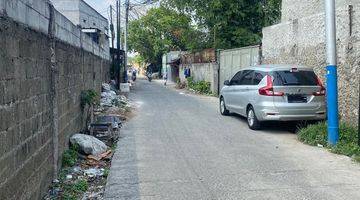 tampak depan pabrik lokasi di daerah kalideres,