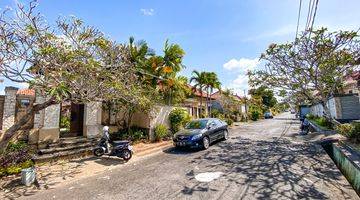 Gambar 2 PRIVATE BALINESE STYLE VILLA AT ONE GATED AREA BENOA