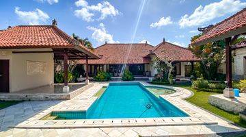 Gambar 1 PRIVATE BALINESE STYLE VILLA AT ONE GATED AREA BENOA