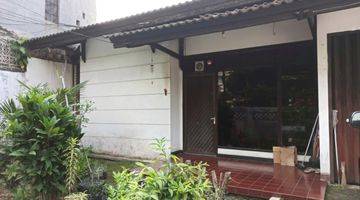 Gambar 1 Dijual Rumah di Kebayoran Lama. Lokasi Sangat Strategis Dari Mall, Stasiun Kebayoran Lama Maupun Pasar Mayestik. 