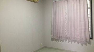 Gambar 2  Rumah Model Clasic di Vbr 3 Pakuwon Indah Semi Furnished Yg Nempel