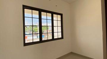 kamar tidur hunian bali di pinggir jalan