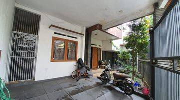 Gambar 4 Dijual Rumah Hook Semi Furnish di Singgasana