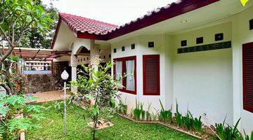 Gambar 1 Rumah Mewah Tanah Luas dalam Cluster Area Asri