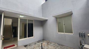 Gambar 5 Disewakan Rumah 2 Lantai Semi Furnished Di The Spring Gading Serpong