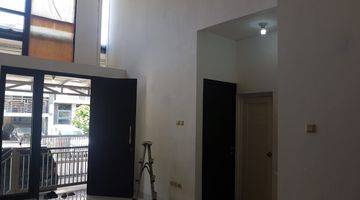 Gambar 2 Rumah 1,5 lantai dalam cluster  harga NEGO